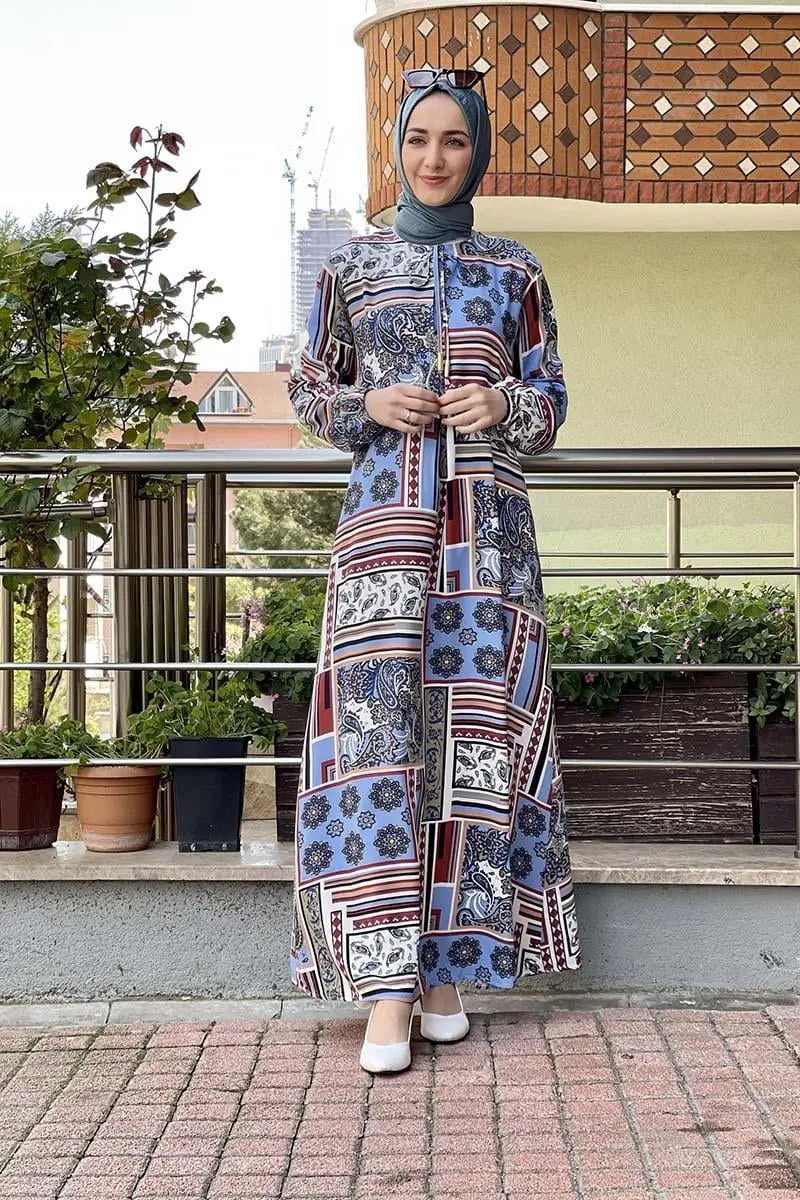 A Pleated Patterned Dress-detail