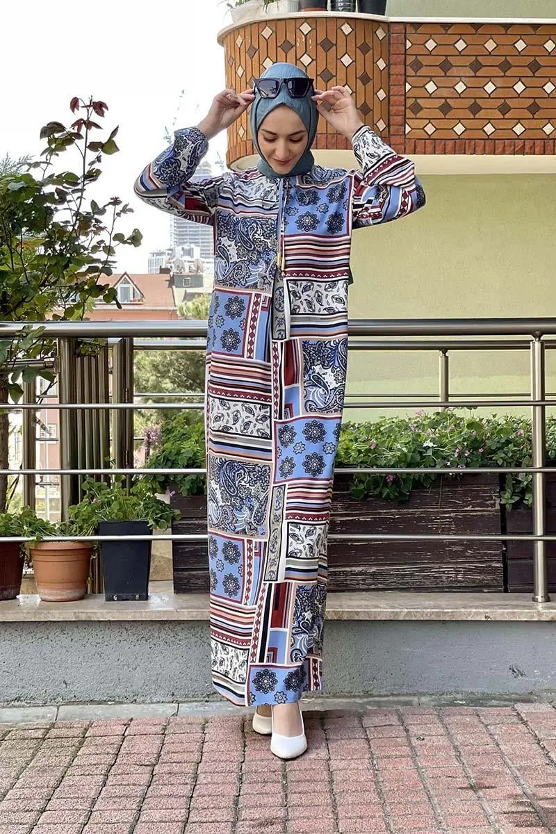 A Pleated Patterned Dress-detail