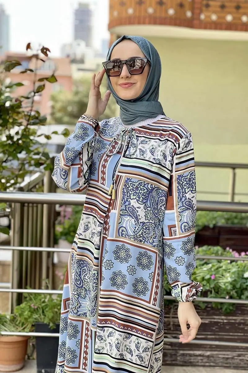 A Pleated Patterned Dress-detail