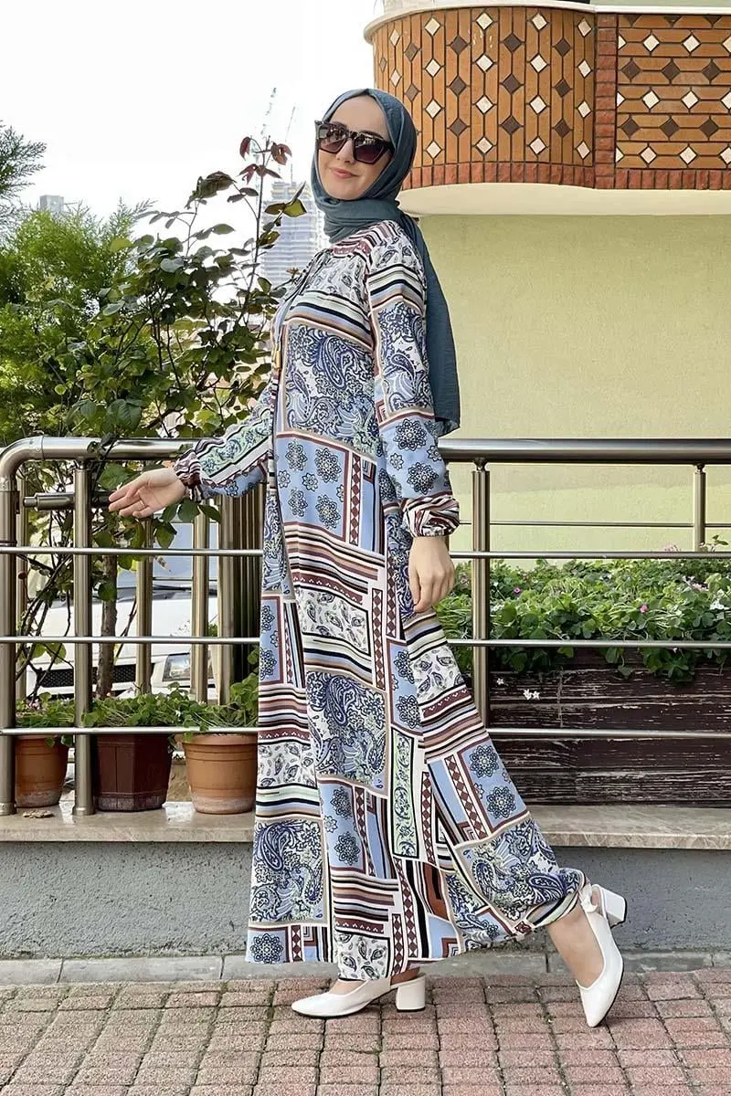 A Pleated Patterned Dress-detail