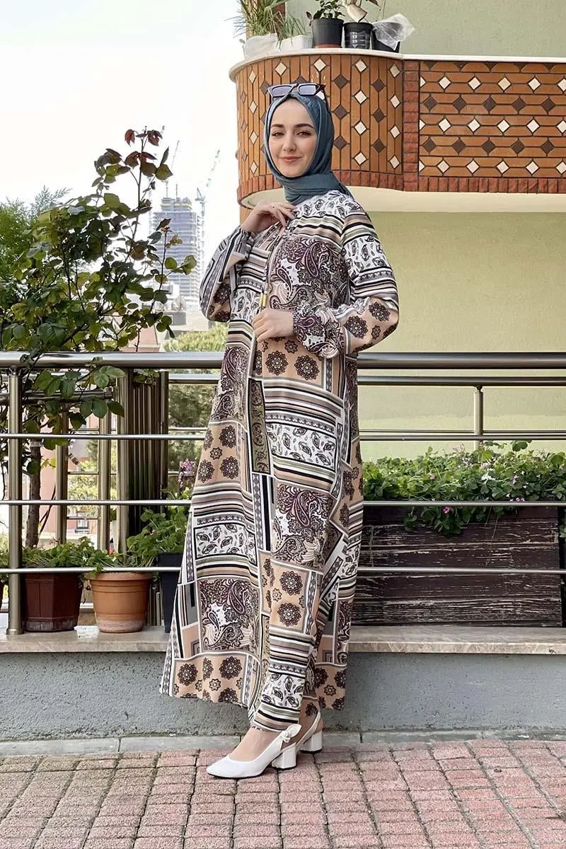 A Pleated Patterned Dress-detail