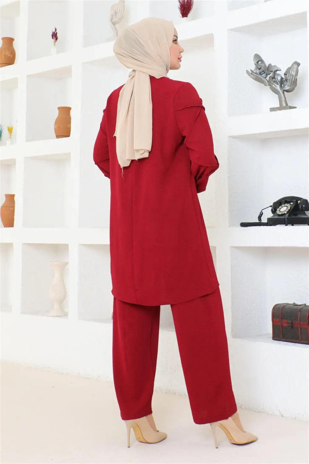 Aerobin Suit With Sleeve Detail-detail