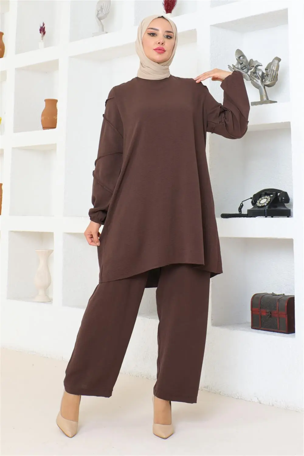 Aerobin Suit With Sleeve Detail-detail