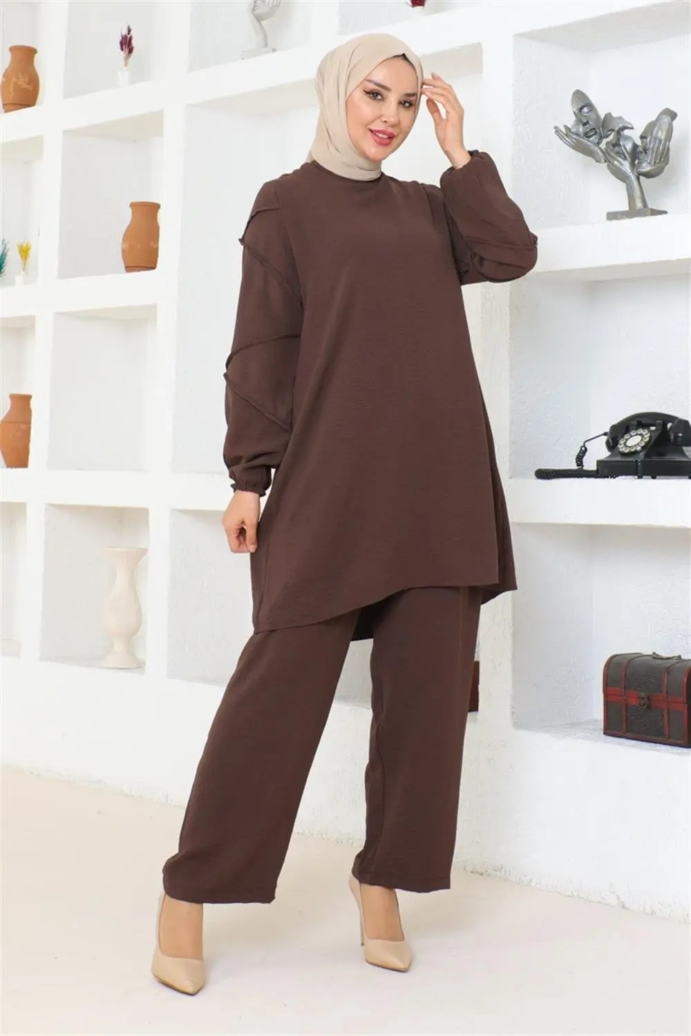 Aerobin Suit With Sleeve Detail-detail