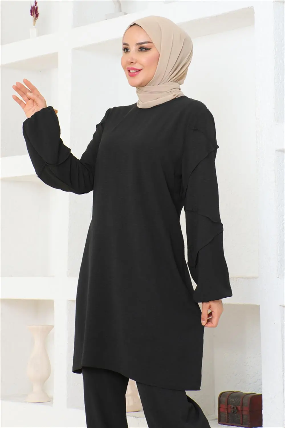 Aerobin Suit With Sleeve Detail-detail