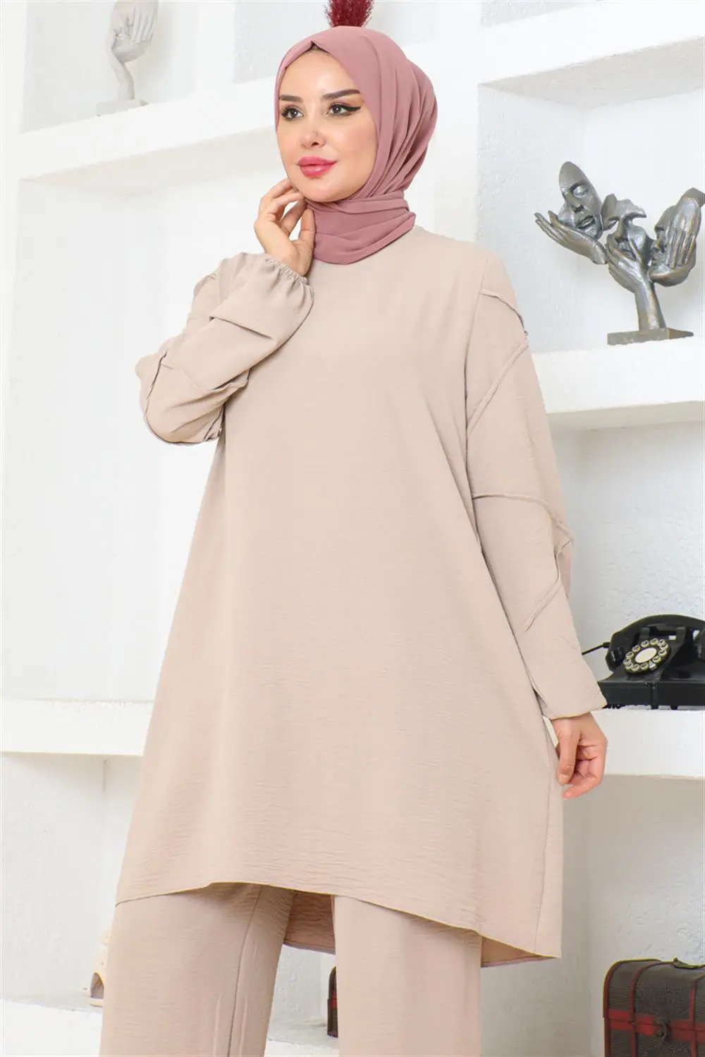 Aerobin Suit With Sleeve Detail-detail