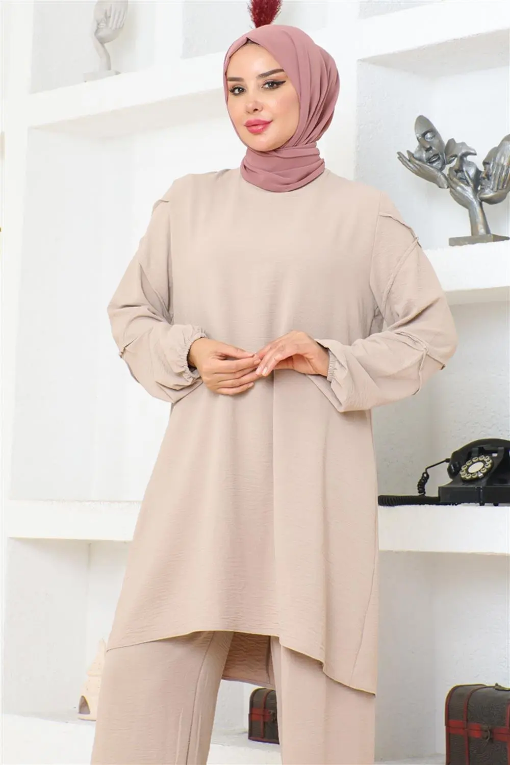 Aerobin Suit With Sleeve Detail-detail