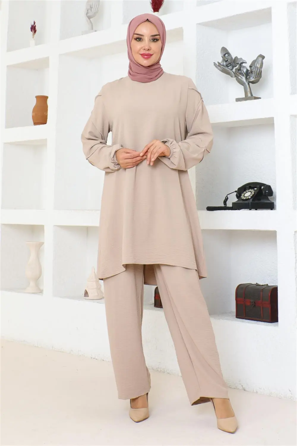 Aerobin Suit With Sleeve Detail-detail