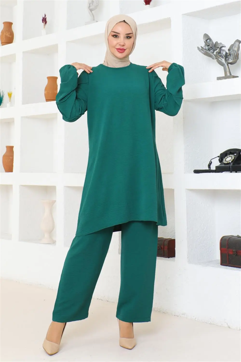 Aerobin Suit With Sleeve Detail-detail