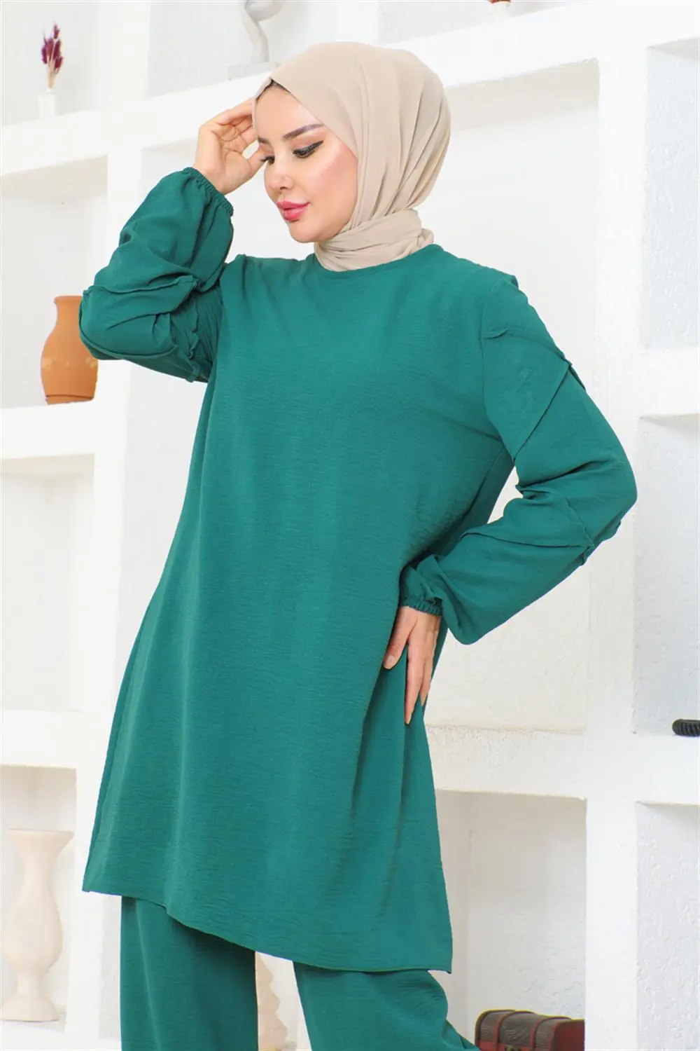 Aerobin Suit With Sleeve Detail-detail