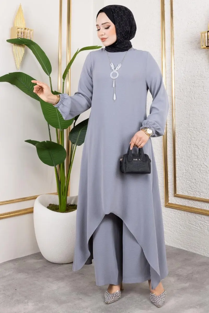 Asymmetrical Suit With Necklace-detail