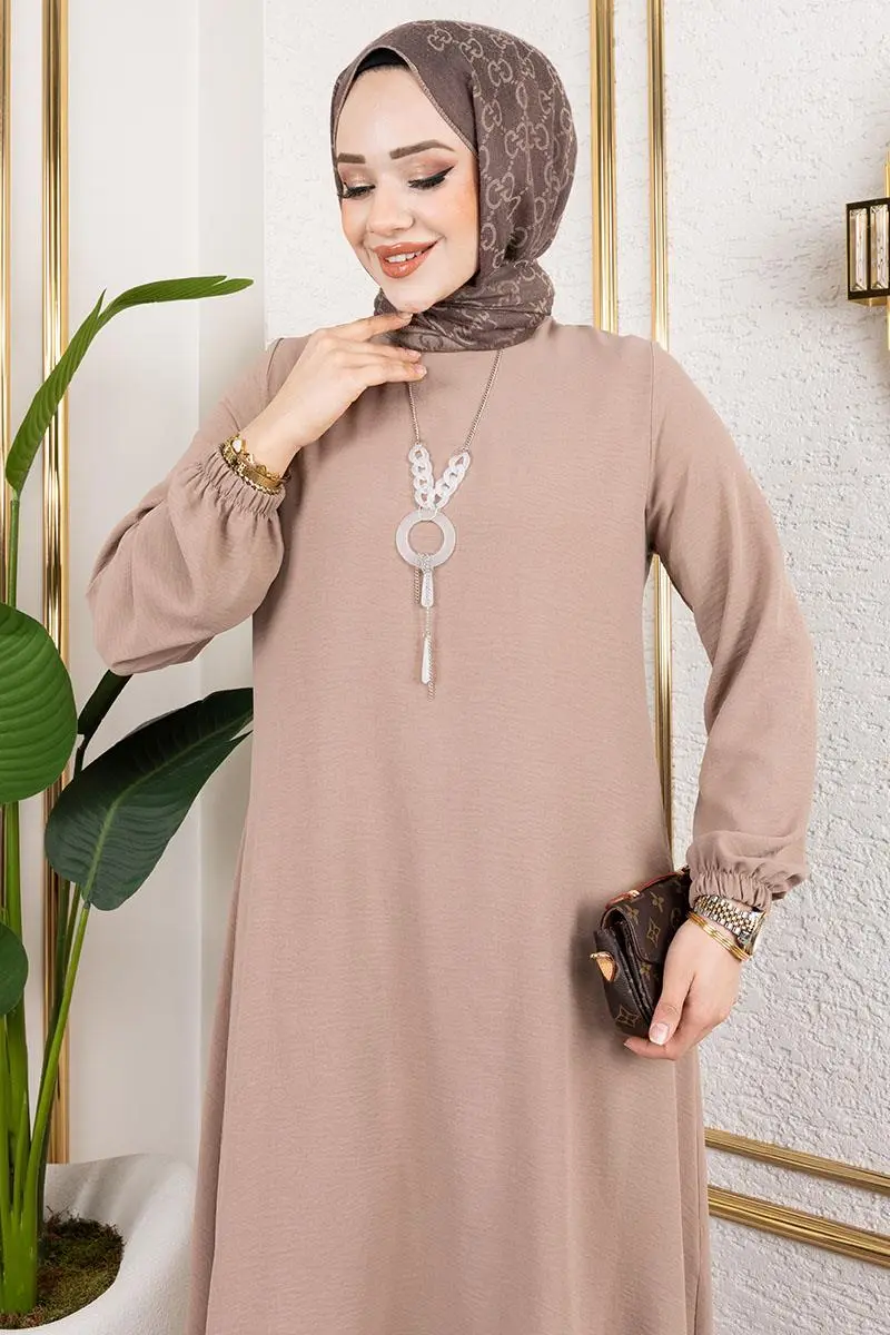 Asymmetrical Suit With Necklace-detail