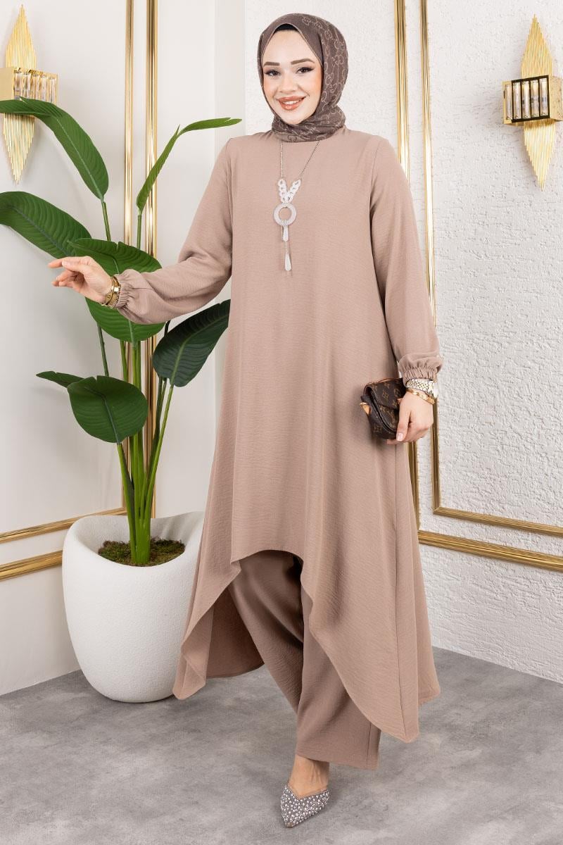 Asymmetrical Suit With Necklace