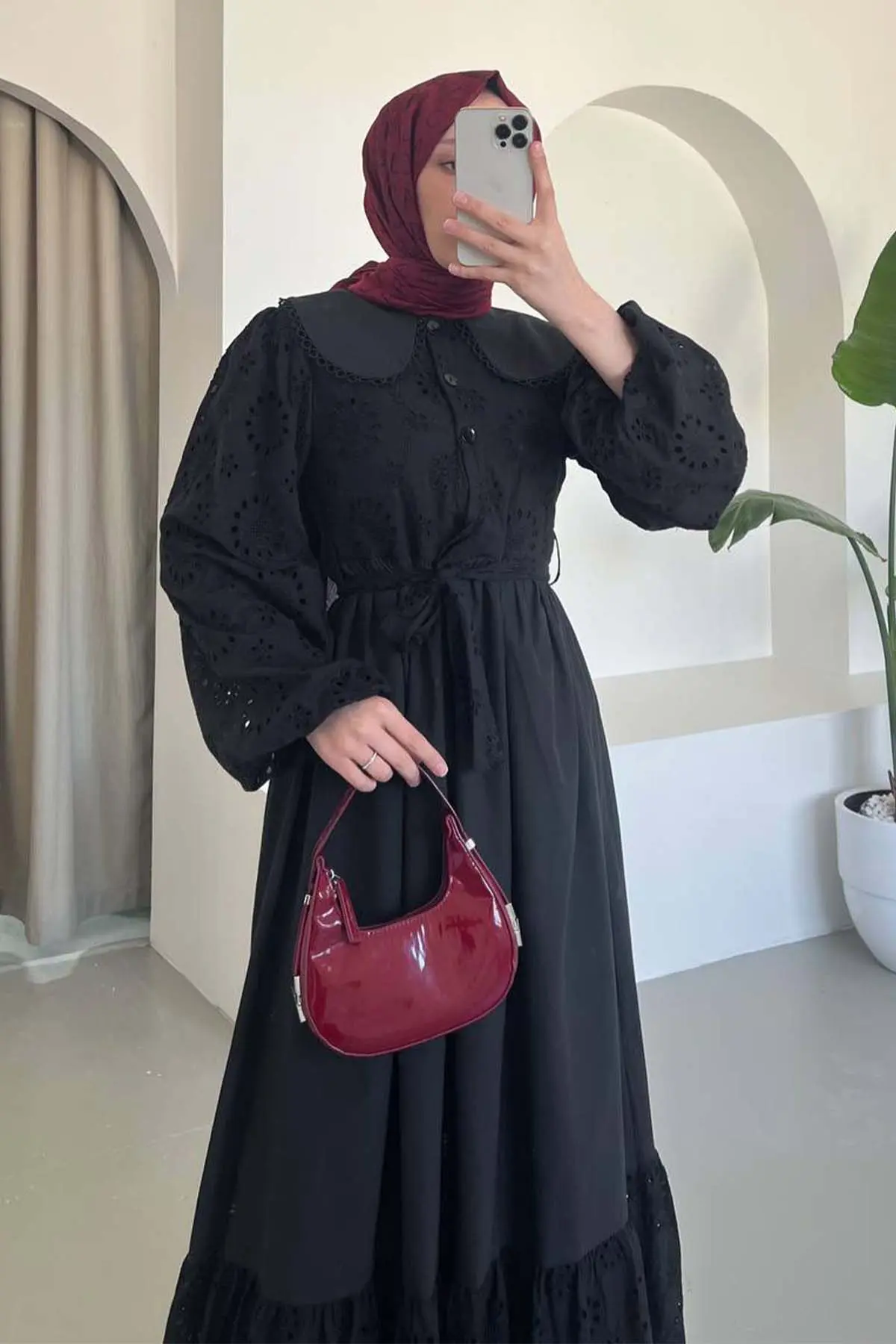 Baby Collar Dress With Brode Detail-detail