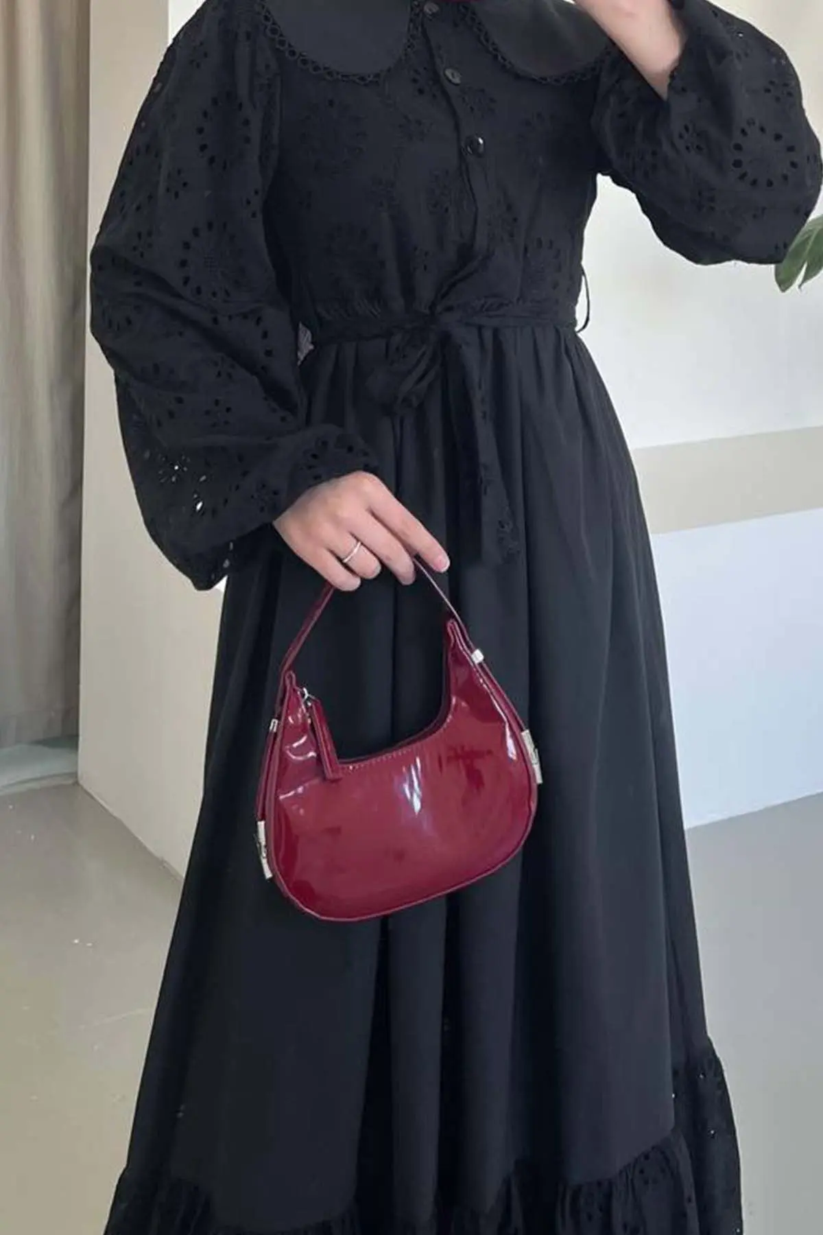 Baby Collar Dress With Brode Detail-detail