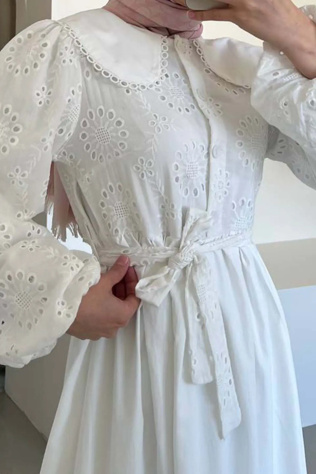 Baby Collar Dress With Brode Detail-detail