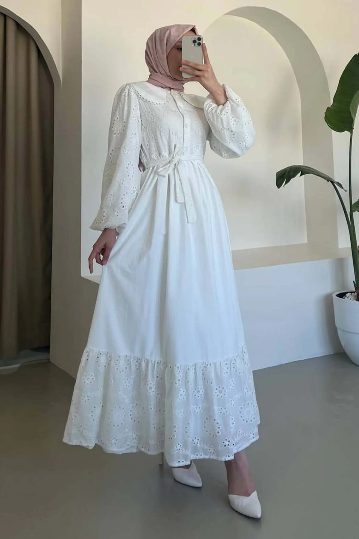 Baby Collar Dress With Brode Detail-detail