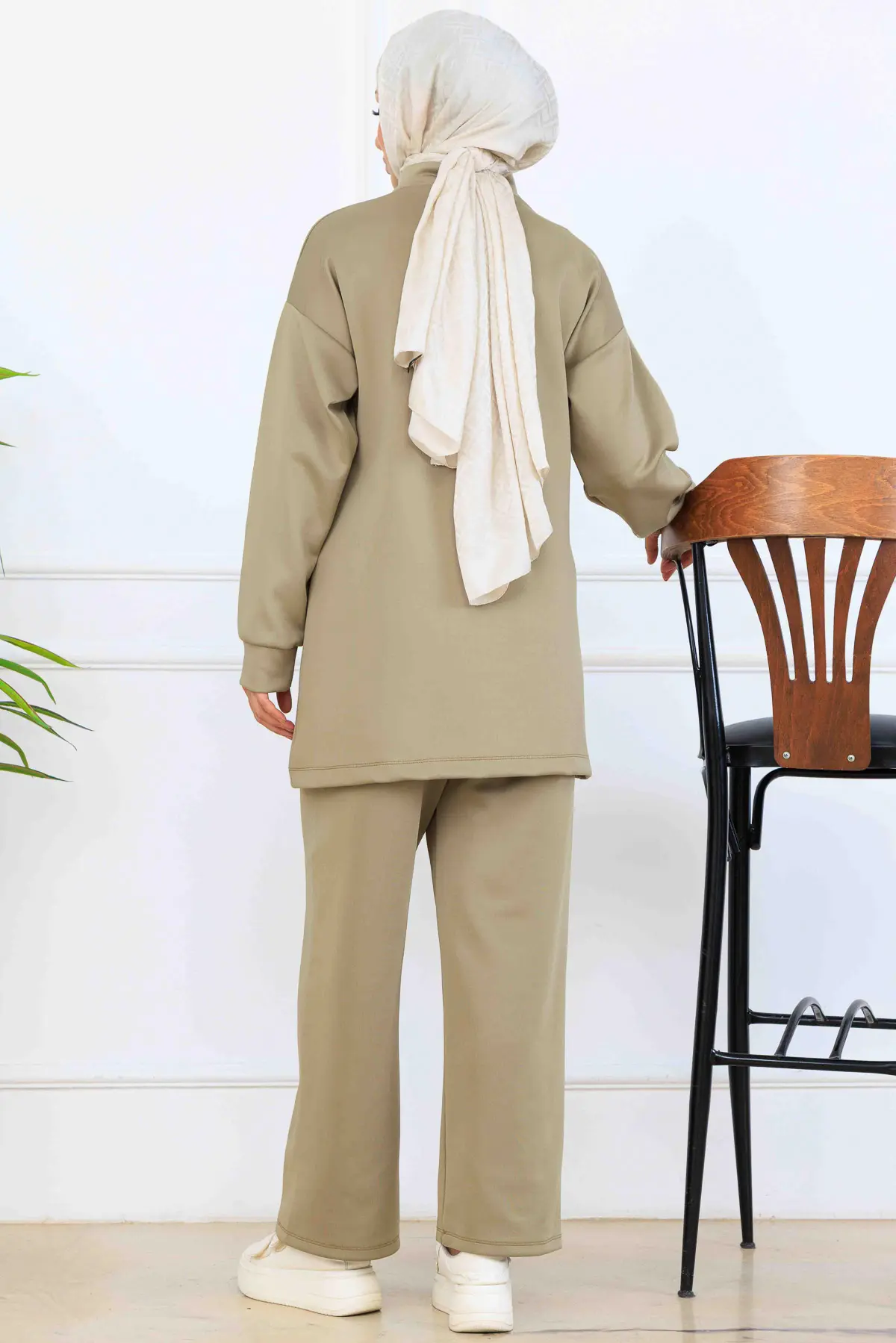 Beaded Detailed Scuba Two Piece Set-detail