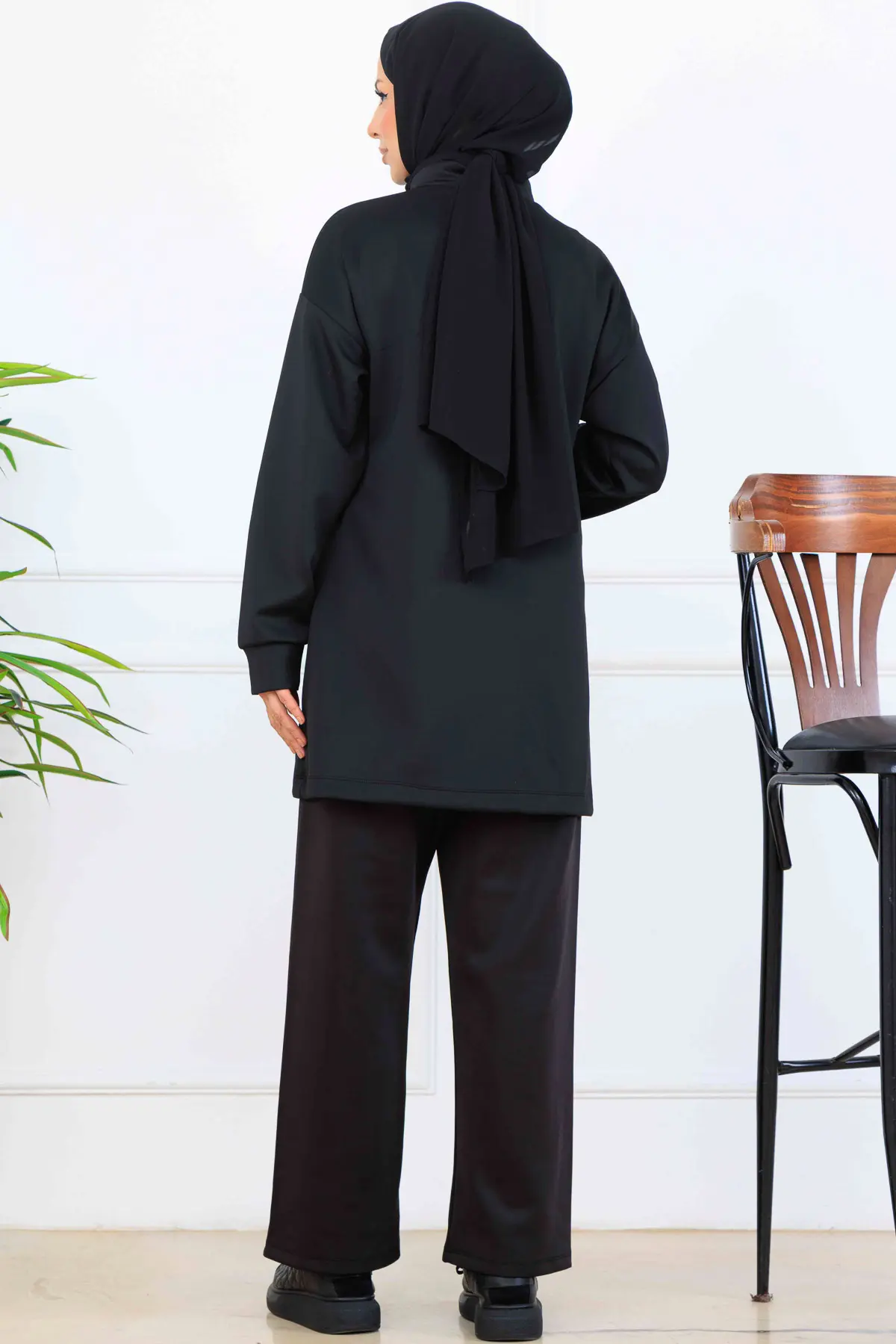 Beaded Detailed Scuba Two Piece Set-detail