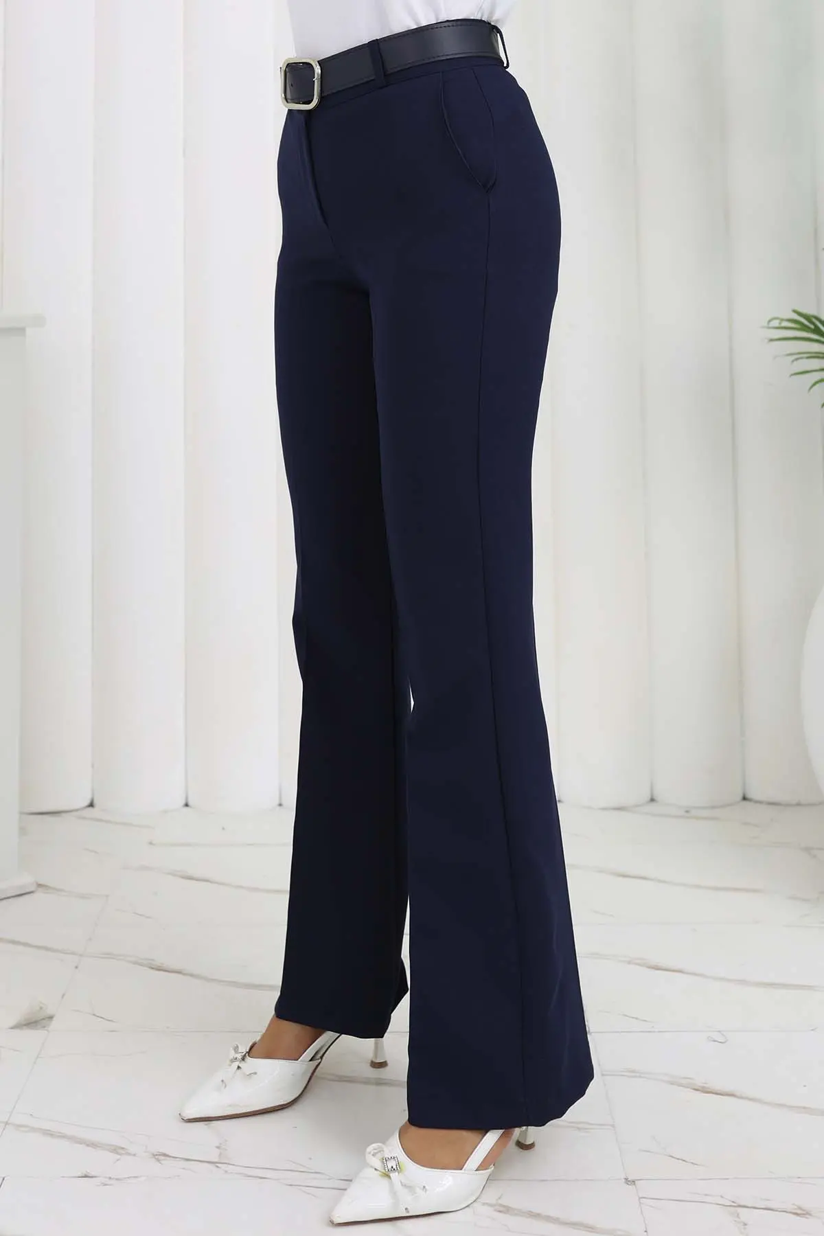 Belted Bell-bottom Trousers-detail