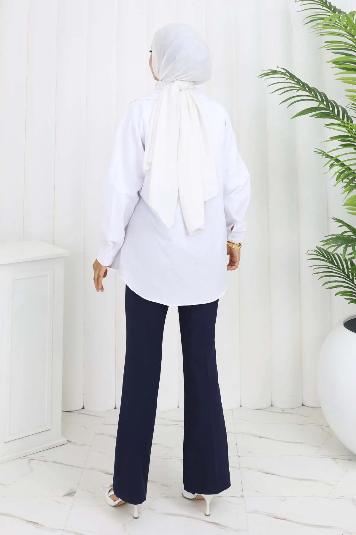 Belted Bell-bottom Trousers-detail