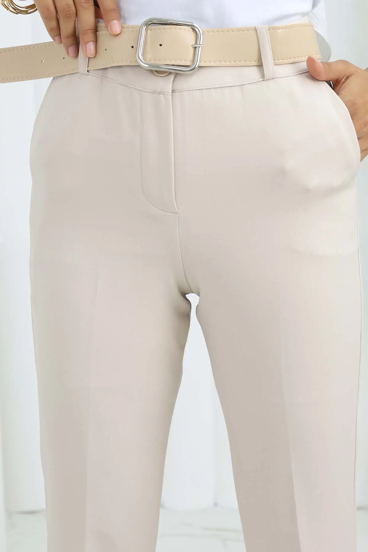 Belted Bell-bottom Trousers-detail