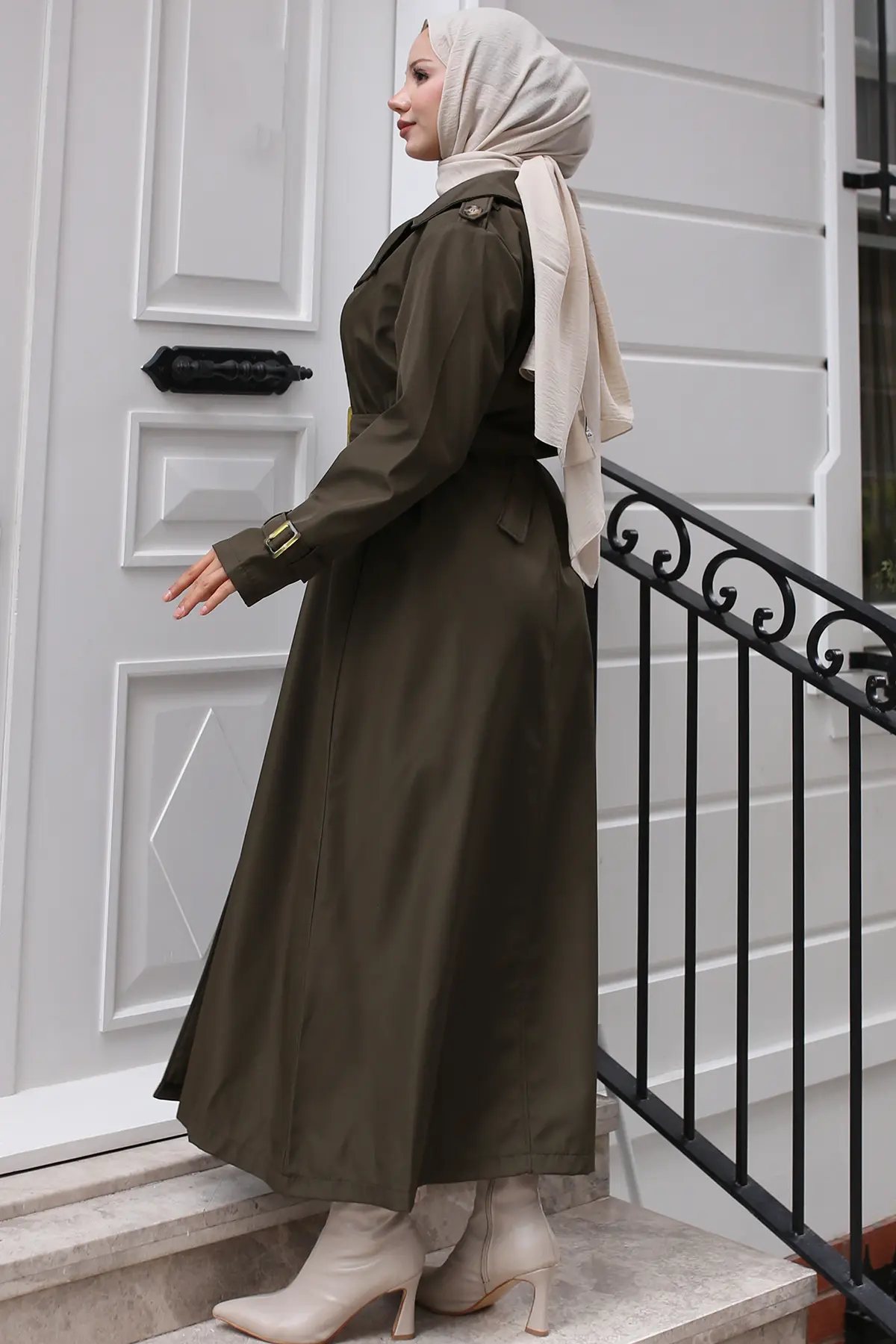 Belted Hijab Trench Coat-detail