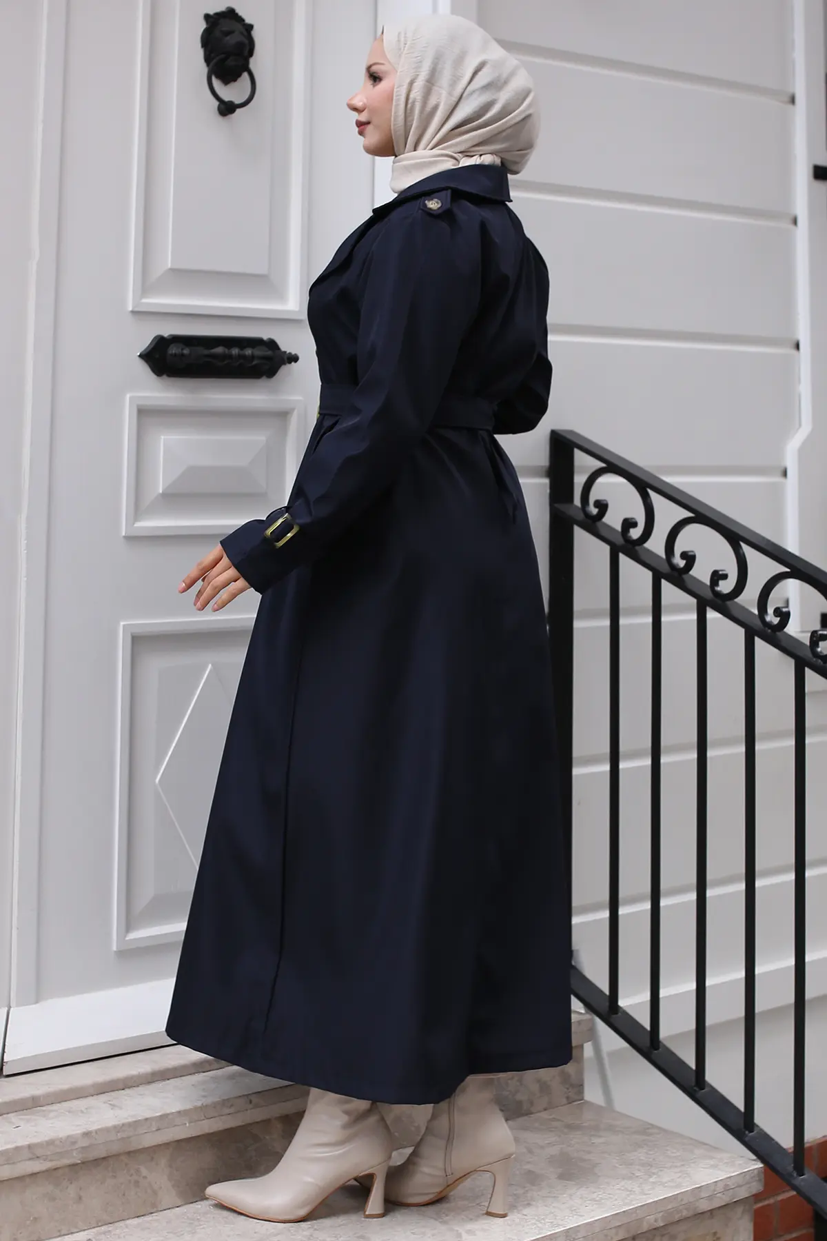 Belted Hijab Trench Coat-detail