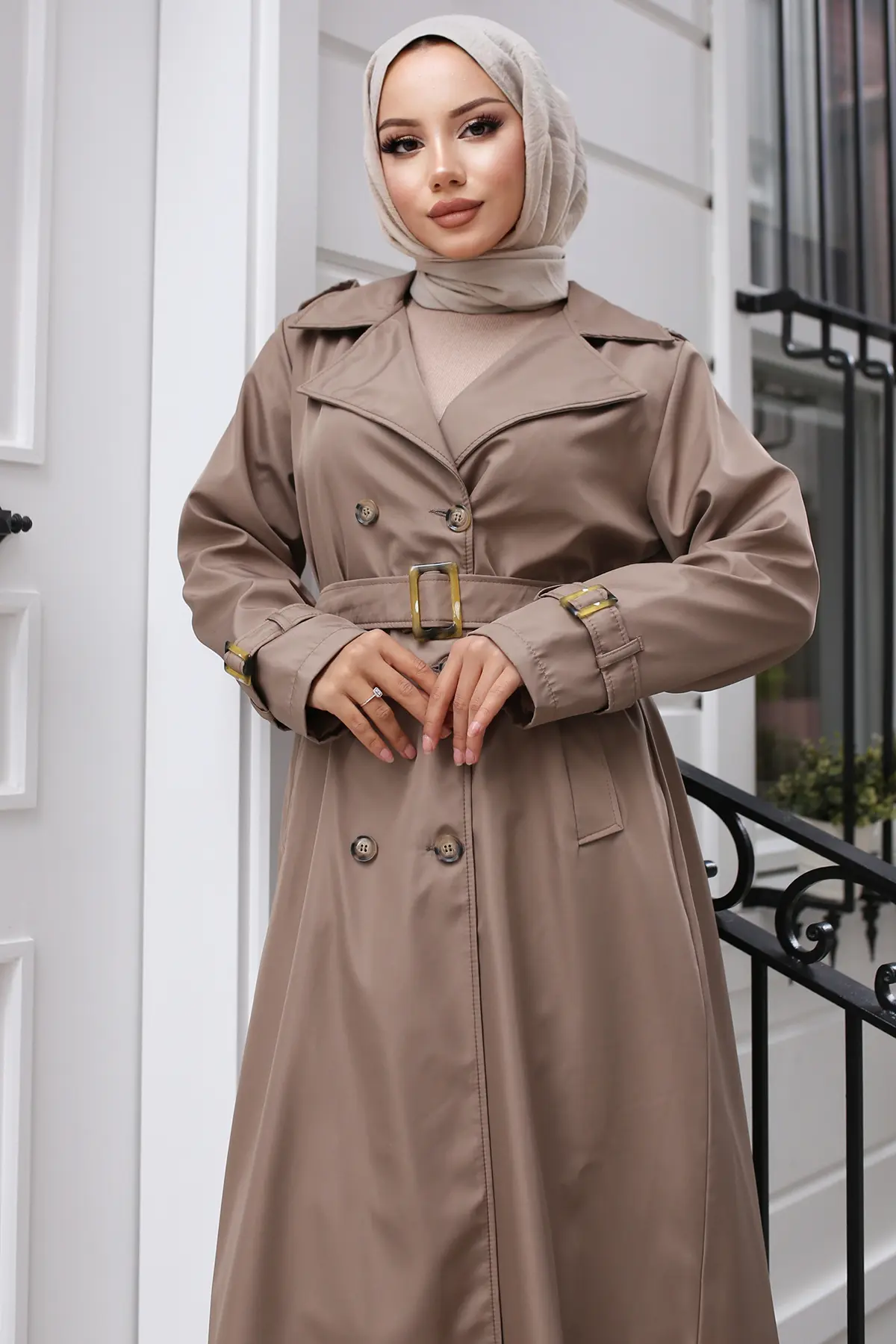 Belted Hijab Trench Coat-detail