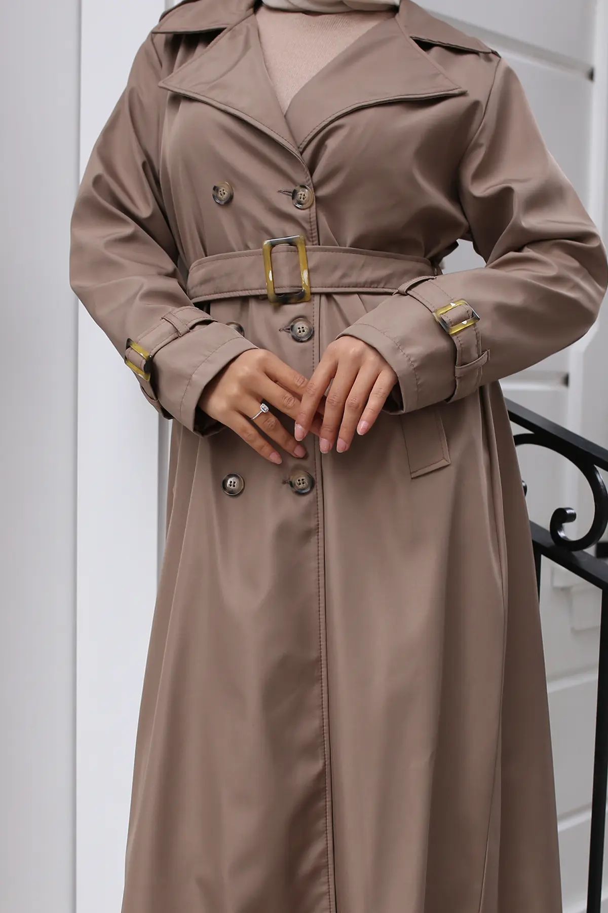 Belted Hijab Trench Coat-detail