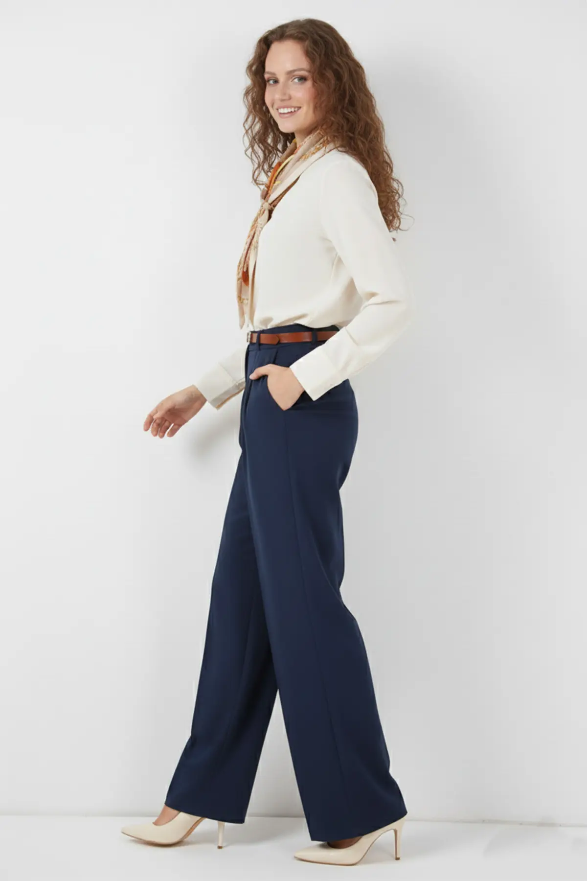 Belted Hijab Trousers-detail