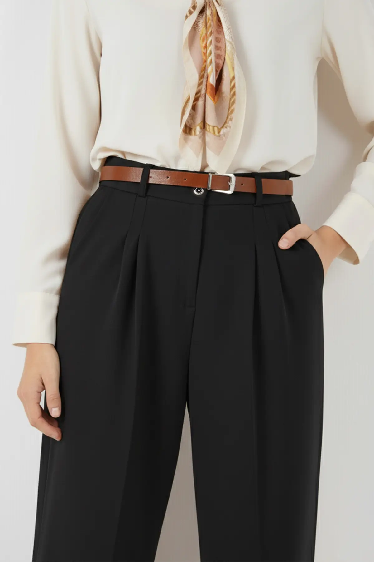 Belted Hijab Trousers-detail