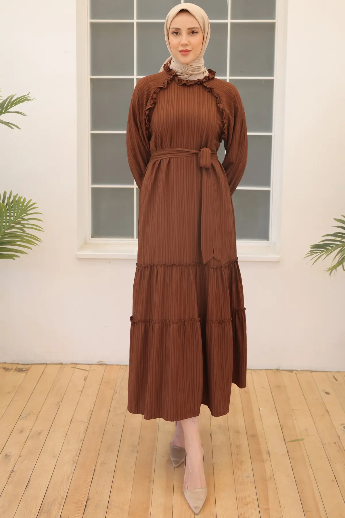 Belted Ruffle Detailed Dress-detail