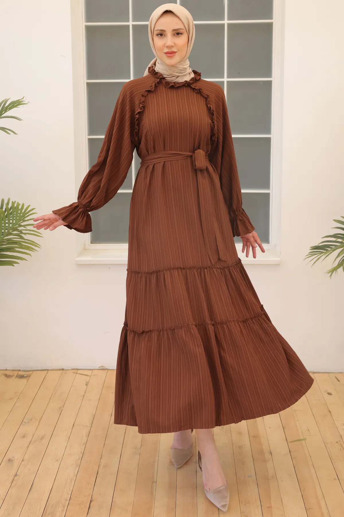 Belted Ruffle Detailed Dress-detail