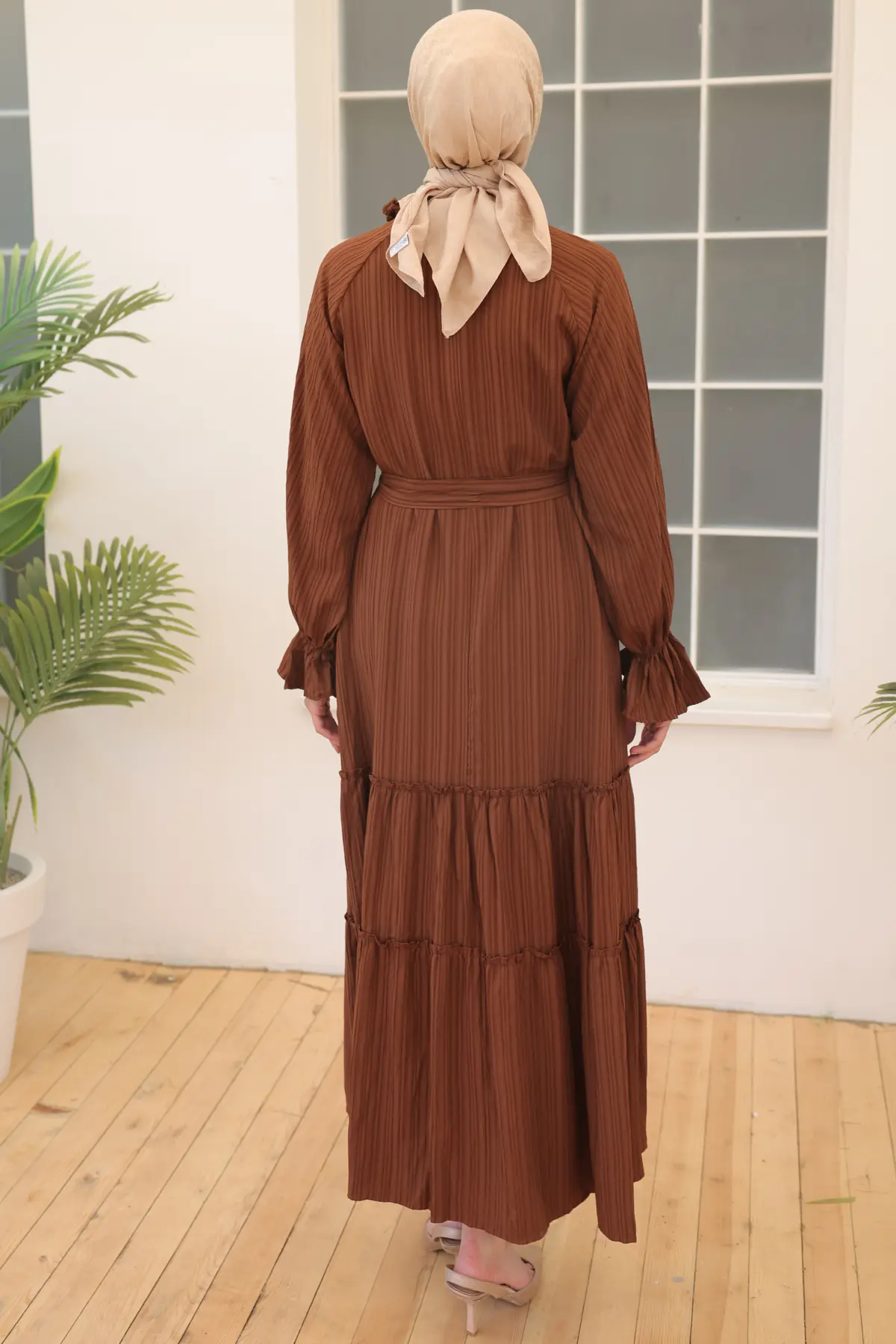 Belted Ruffle Detailed Dress-detail