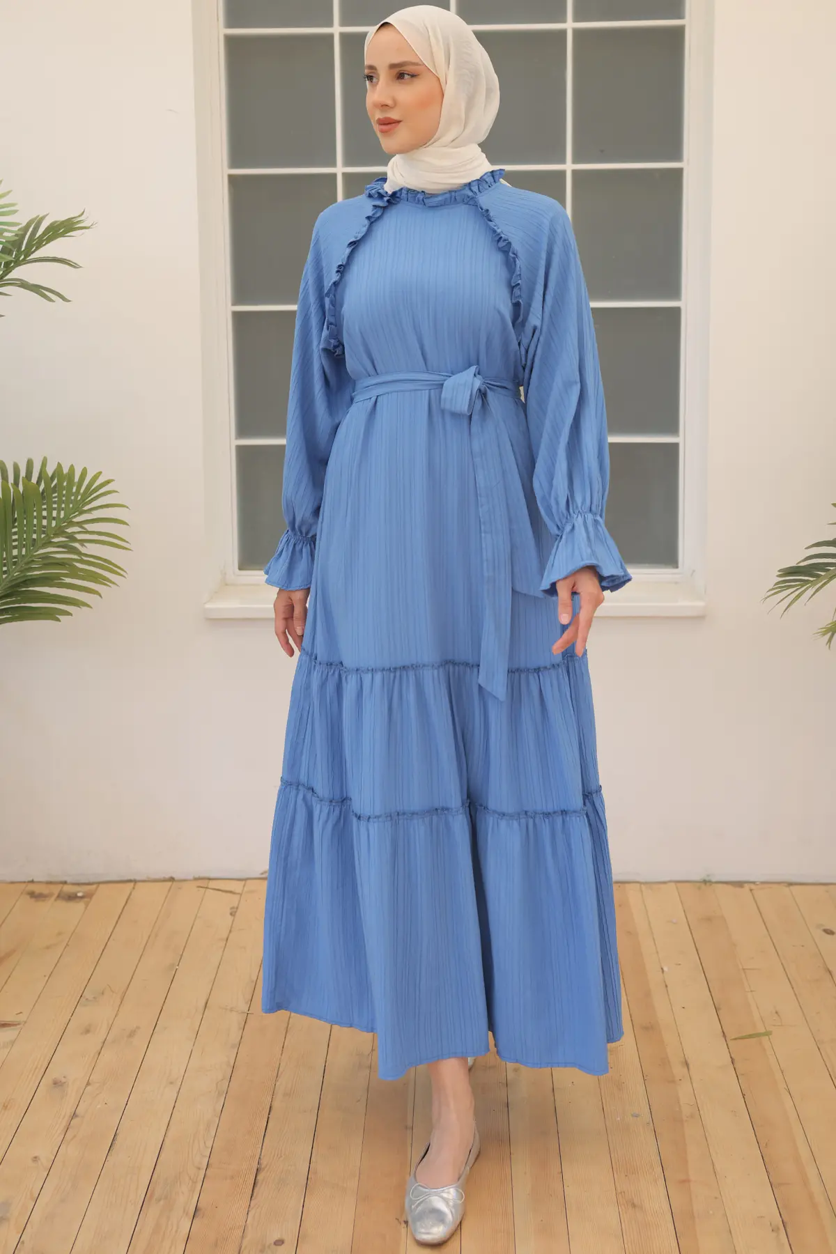 Belted Ruffle Detailed Dress-detail