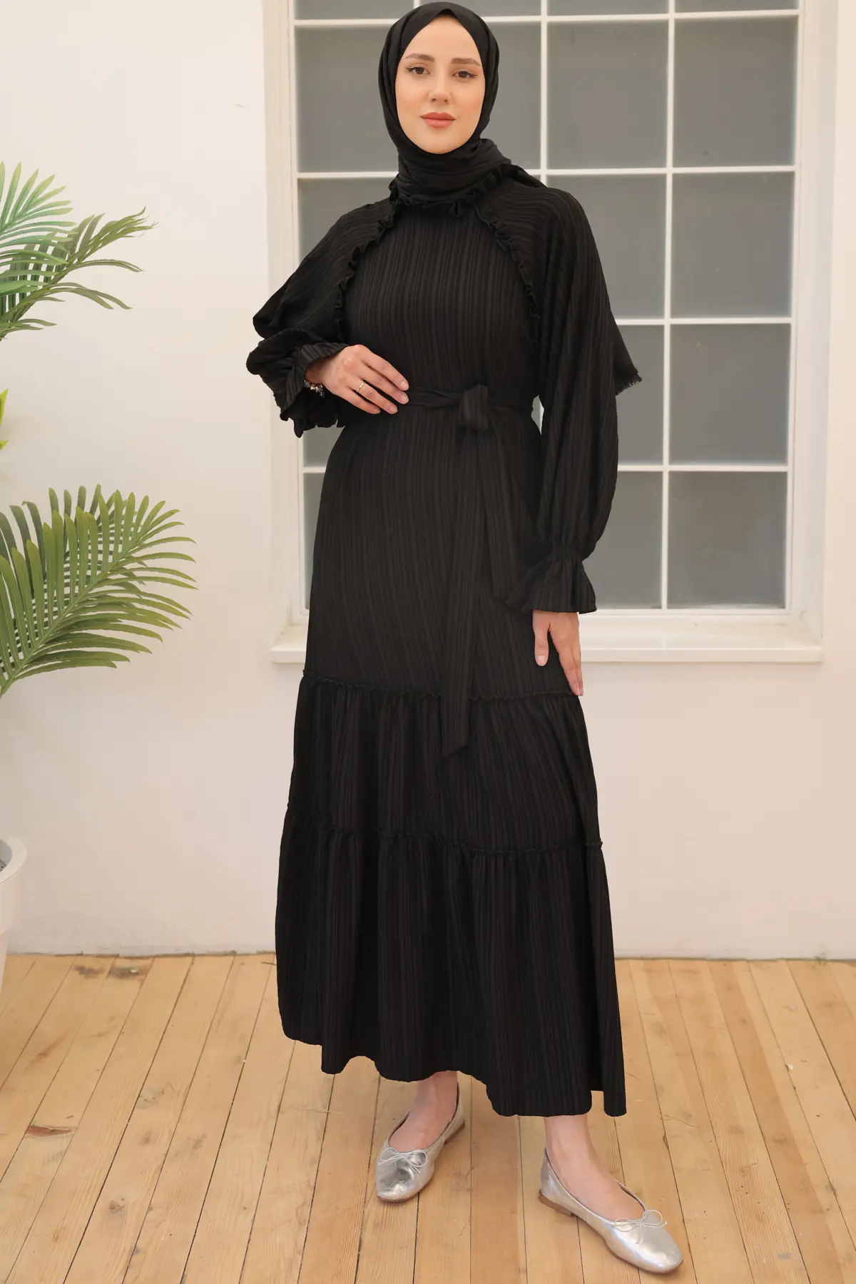 Belted Ruffle Detailed Dress-detail