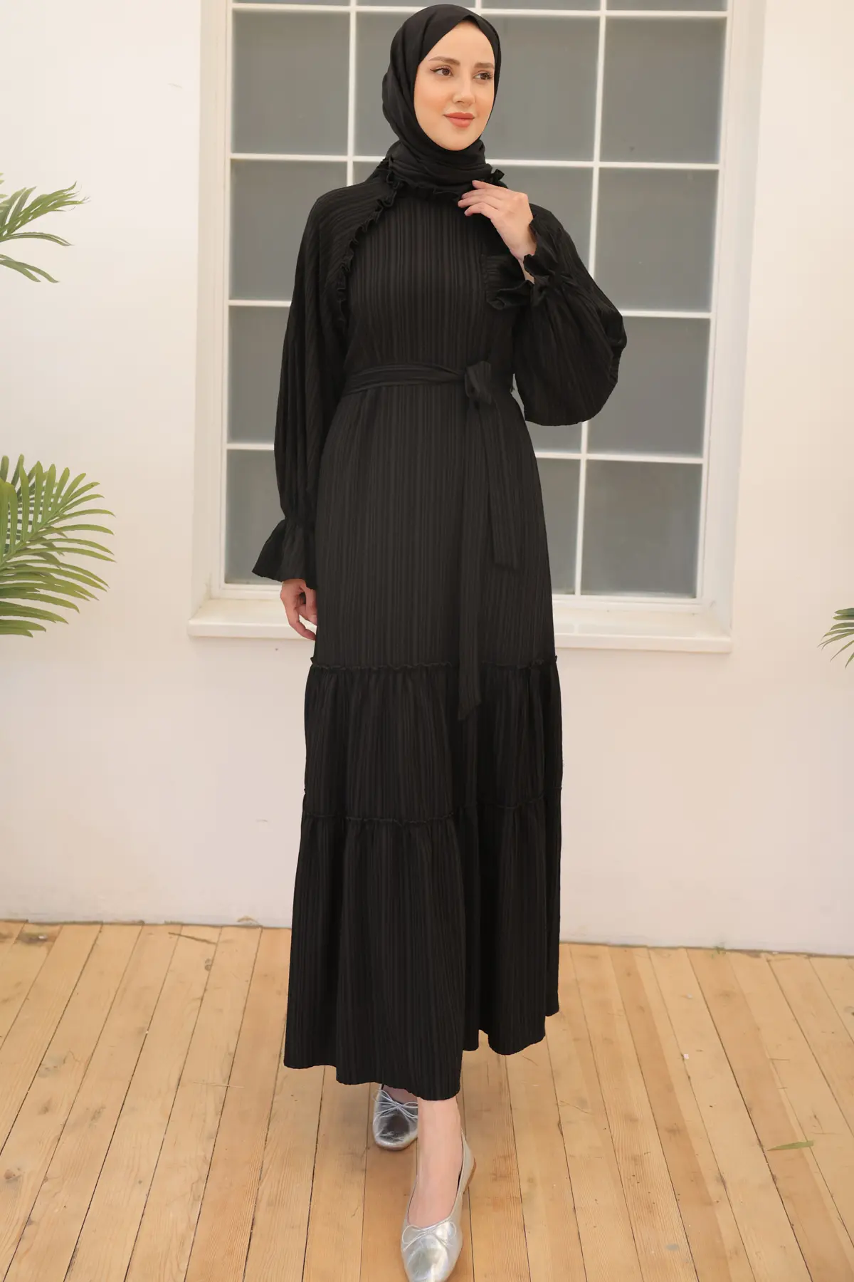 Belted Ruffle Detailed Dress-detail