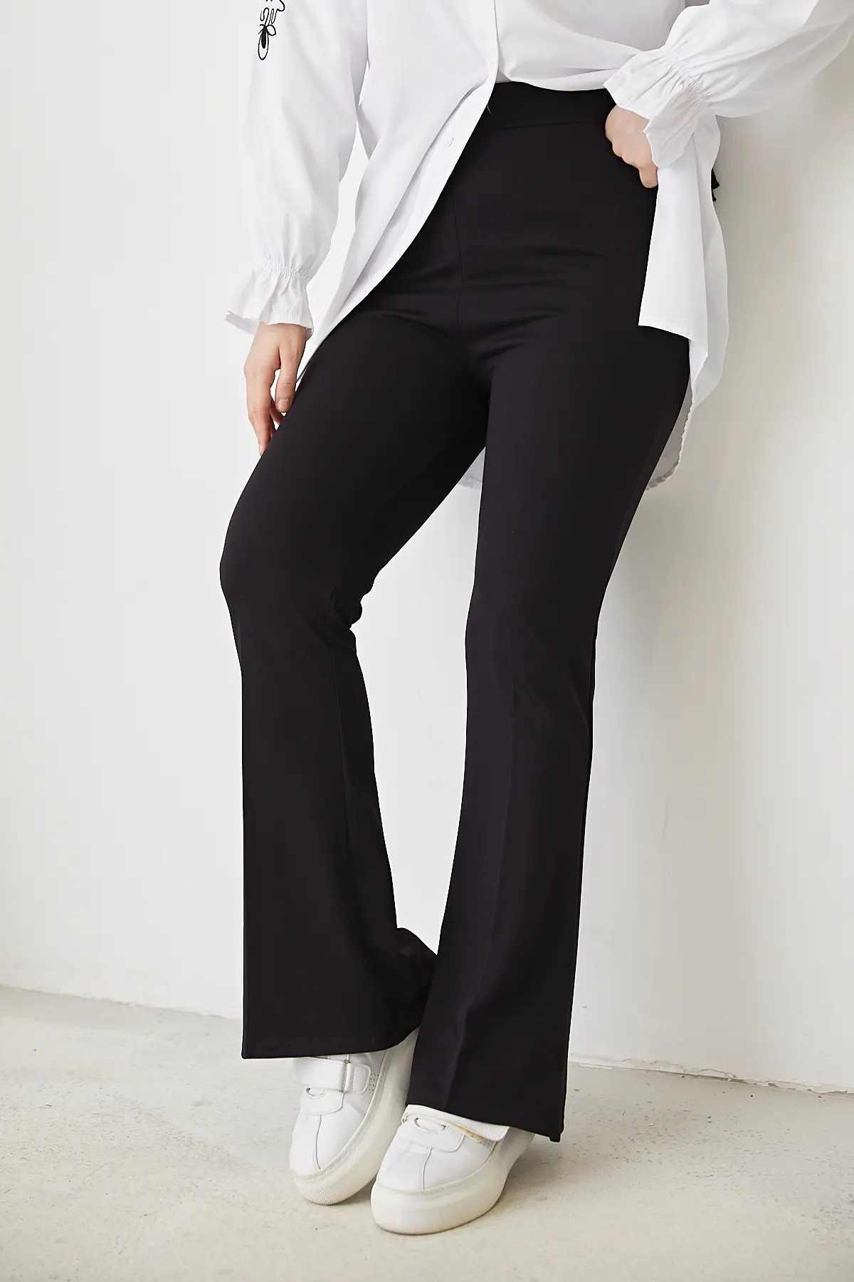 Black Spanish Cuffed Fabric Trousers