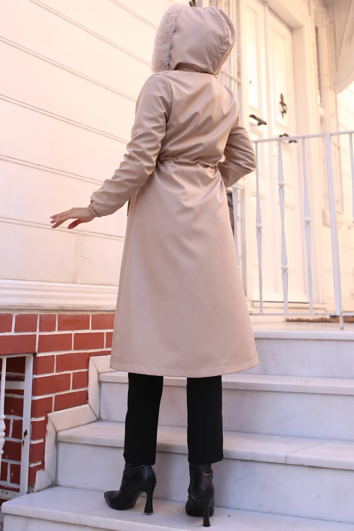 Bondite Coat With Plush Inside And Fur Collar-detail