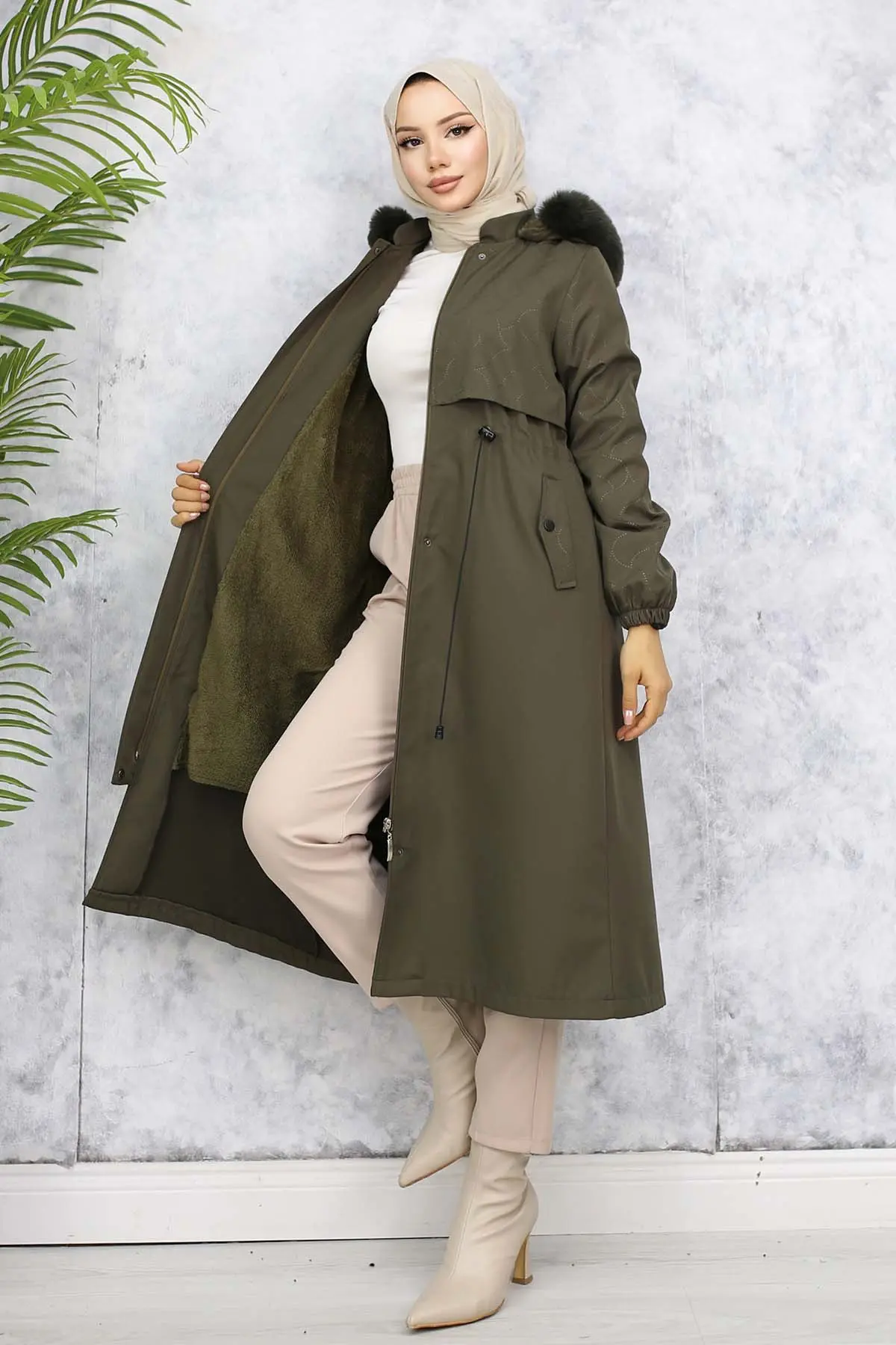 Bondite Coat With Plush Inside And Fur Collar