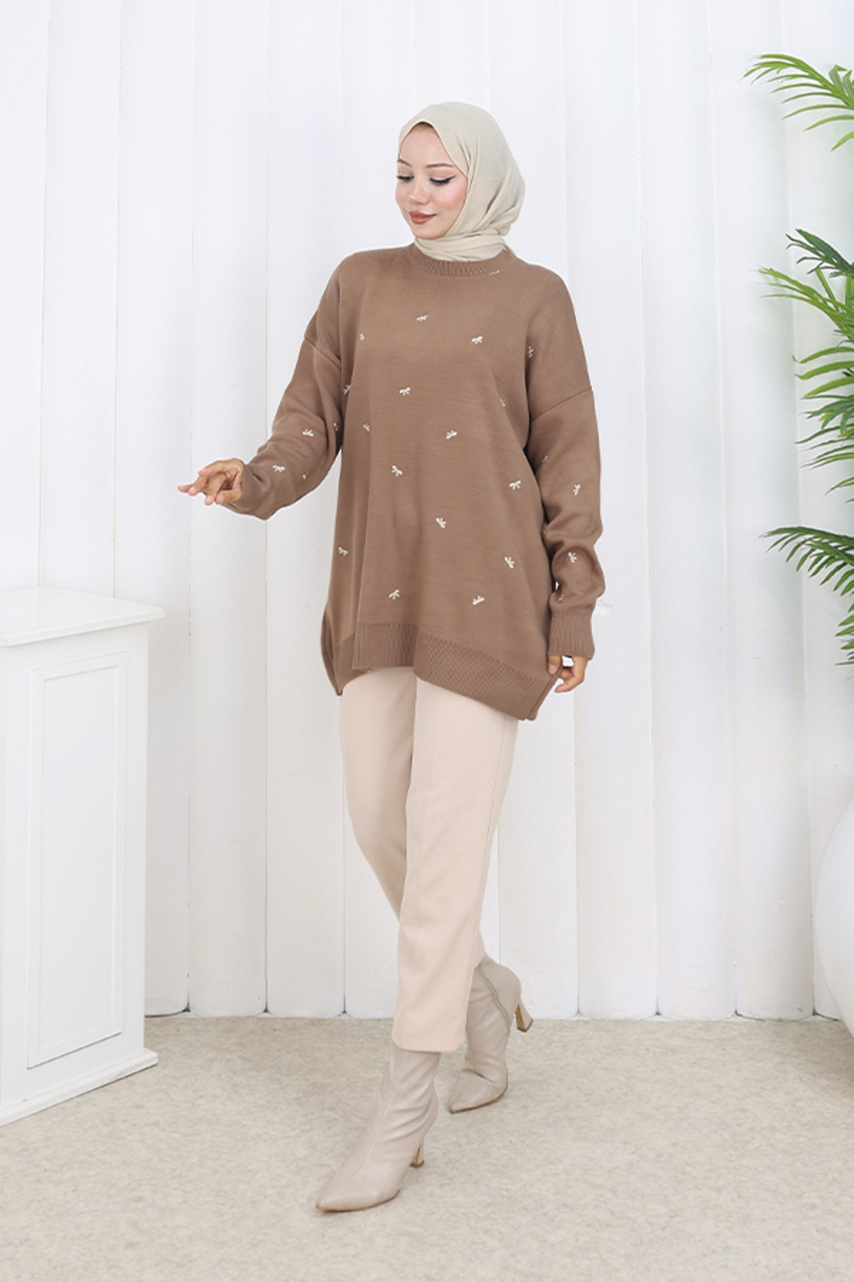 Bow Patterned Knit Sweater