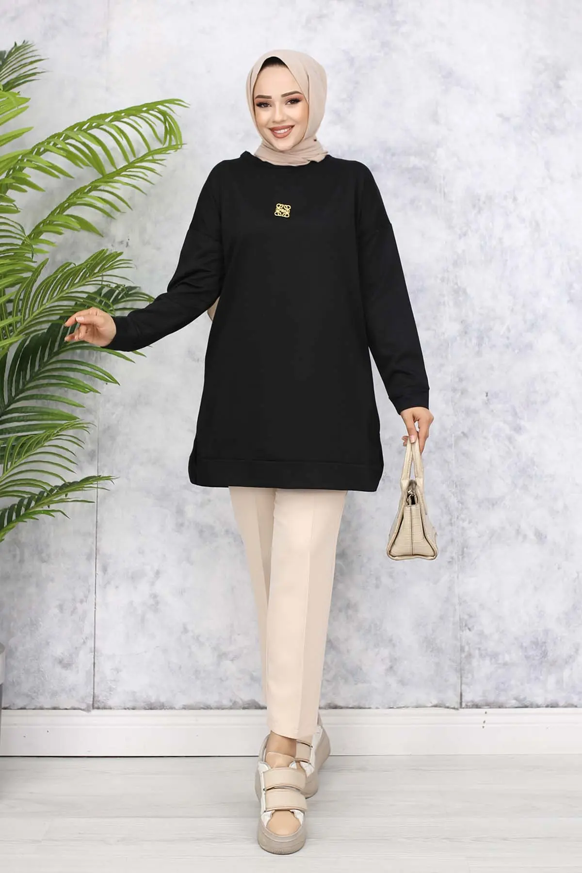 Brooch Detailed Tunic-detail