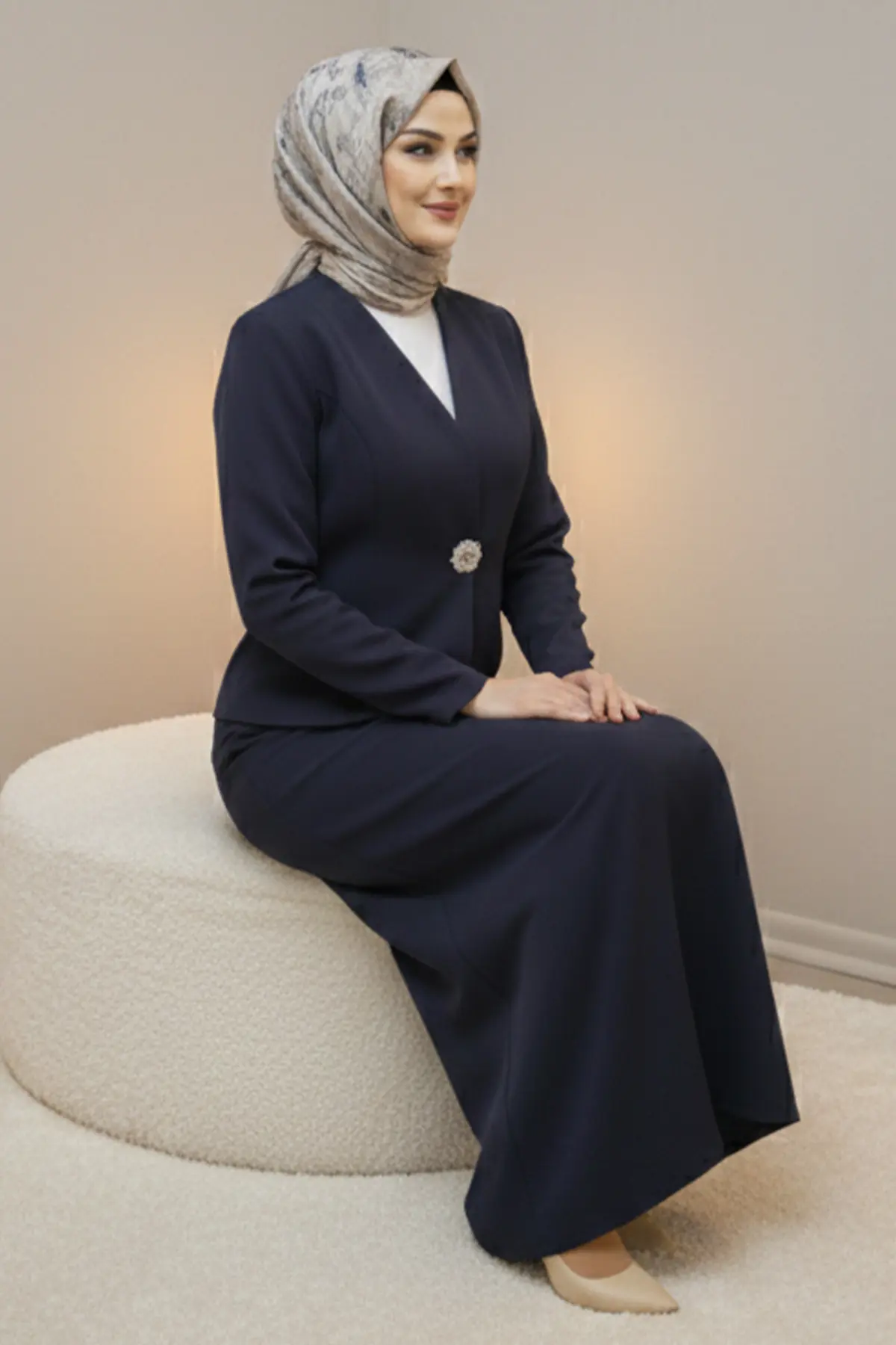 Brooch Jacket Suit-detail