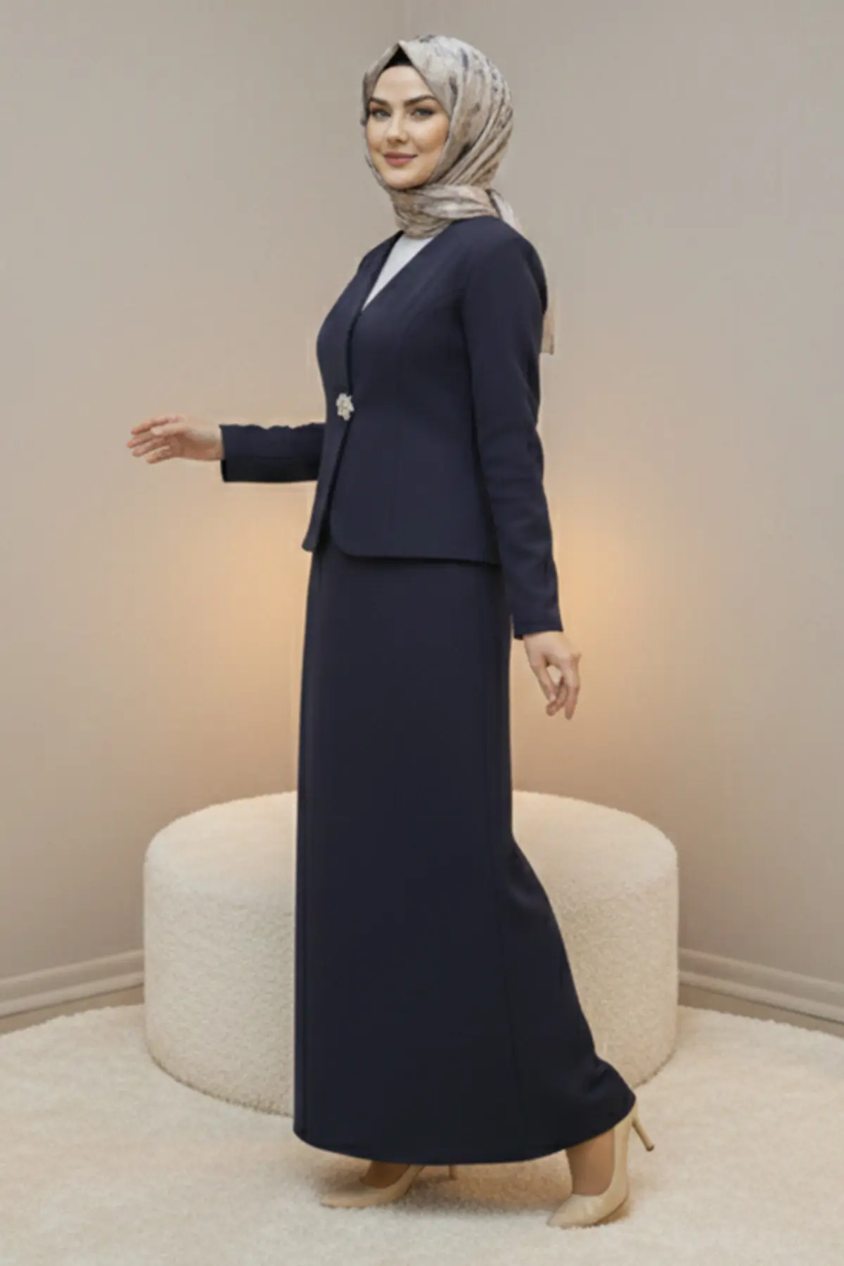 Brooch Jacket Suit-detail