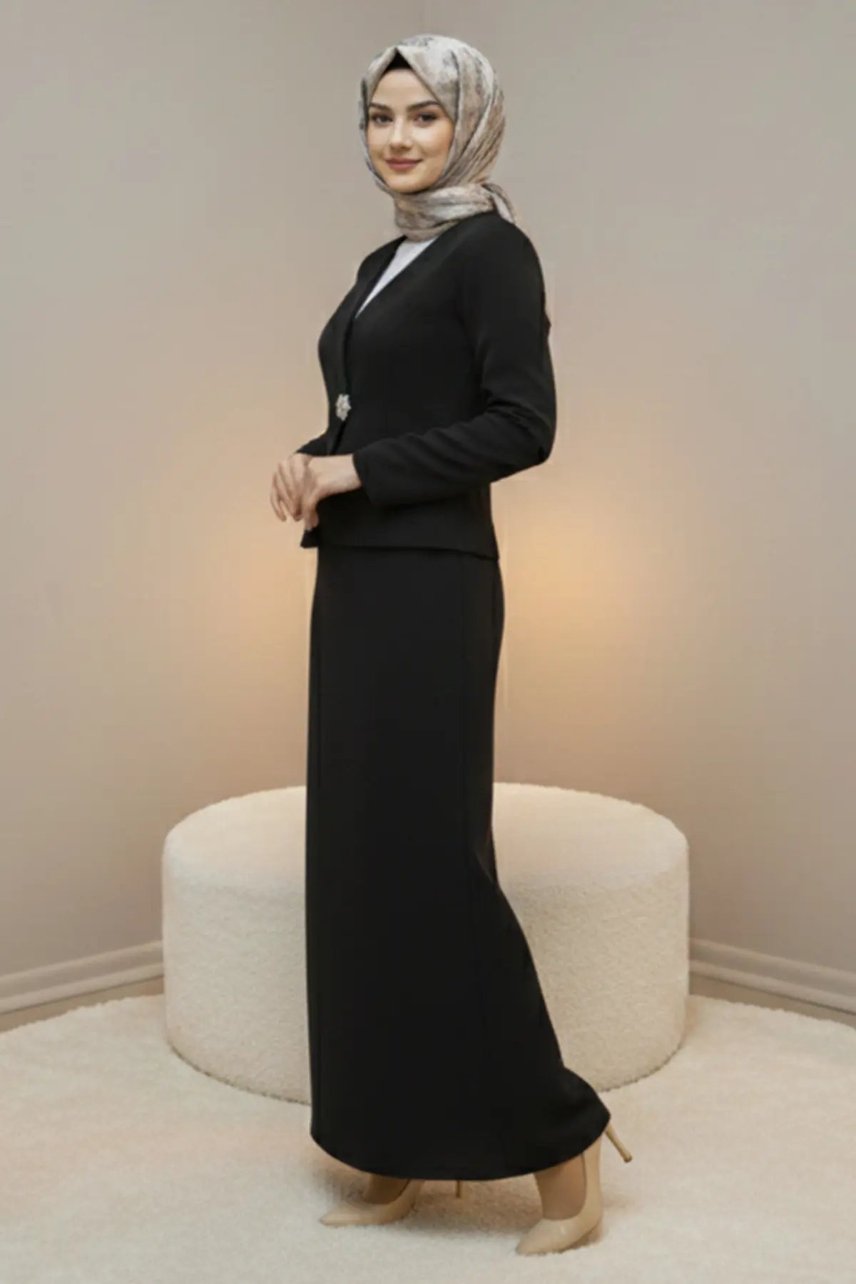 Brooch Jacket Suit-detail