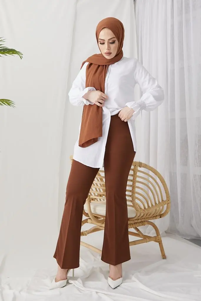 Brown Spanish Cuffed Fabric Trousers-detail