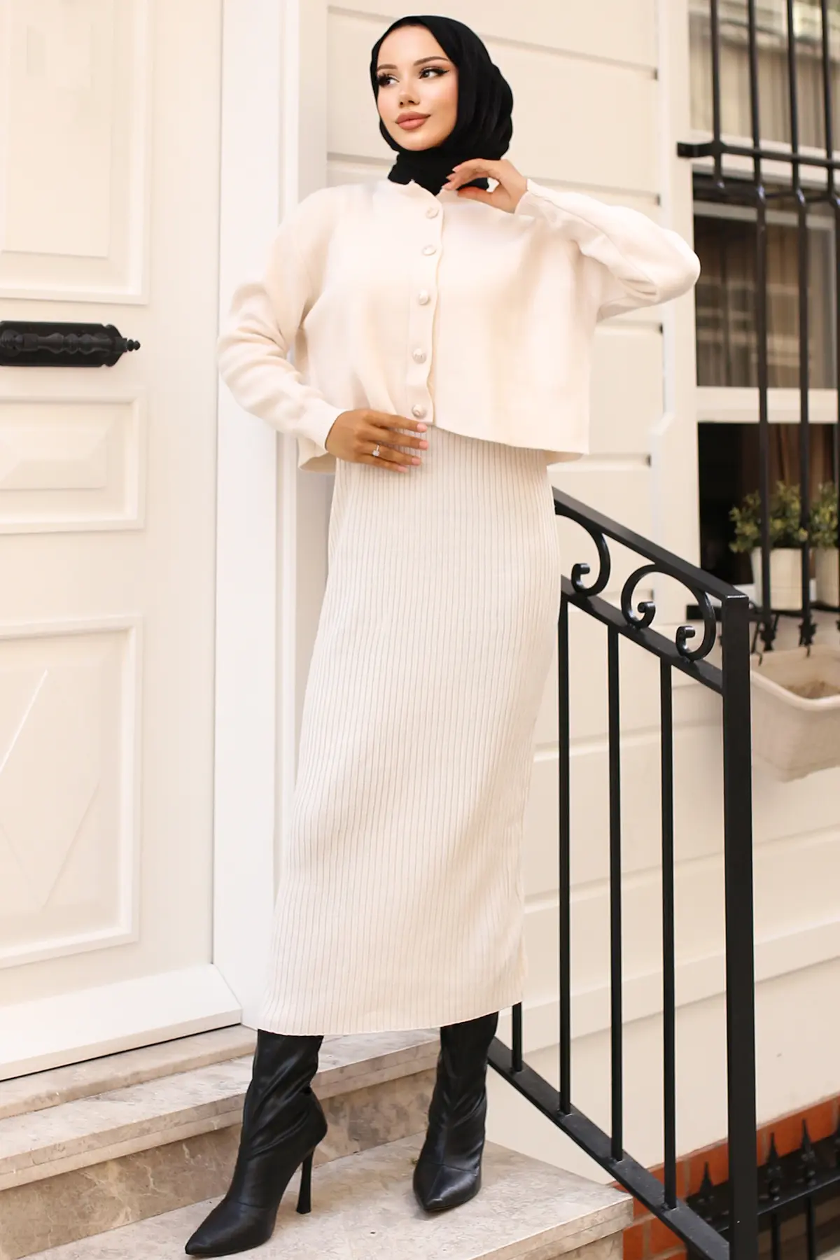 Button Detailed Gilet Knitwear Set-detail