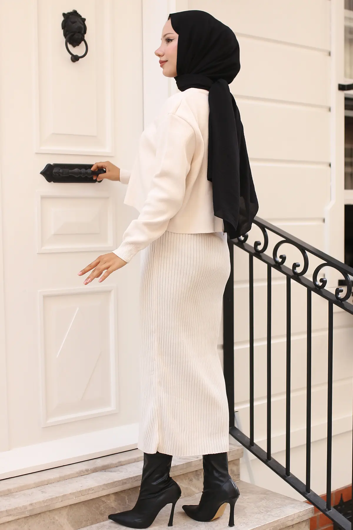 Button Detailed Gilet Knitwear Set-detail