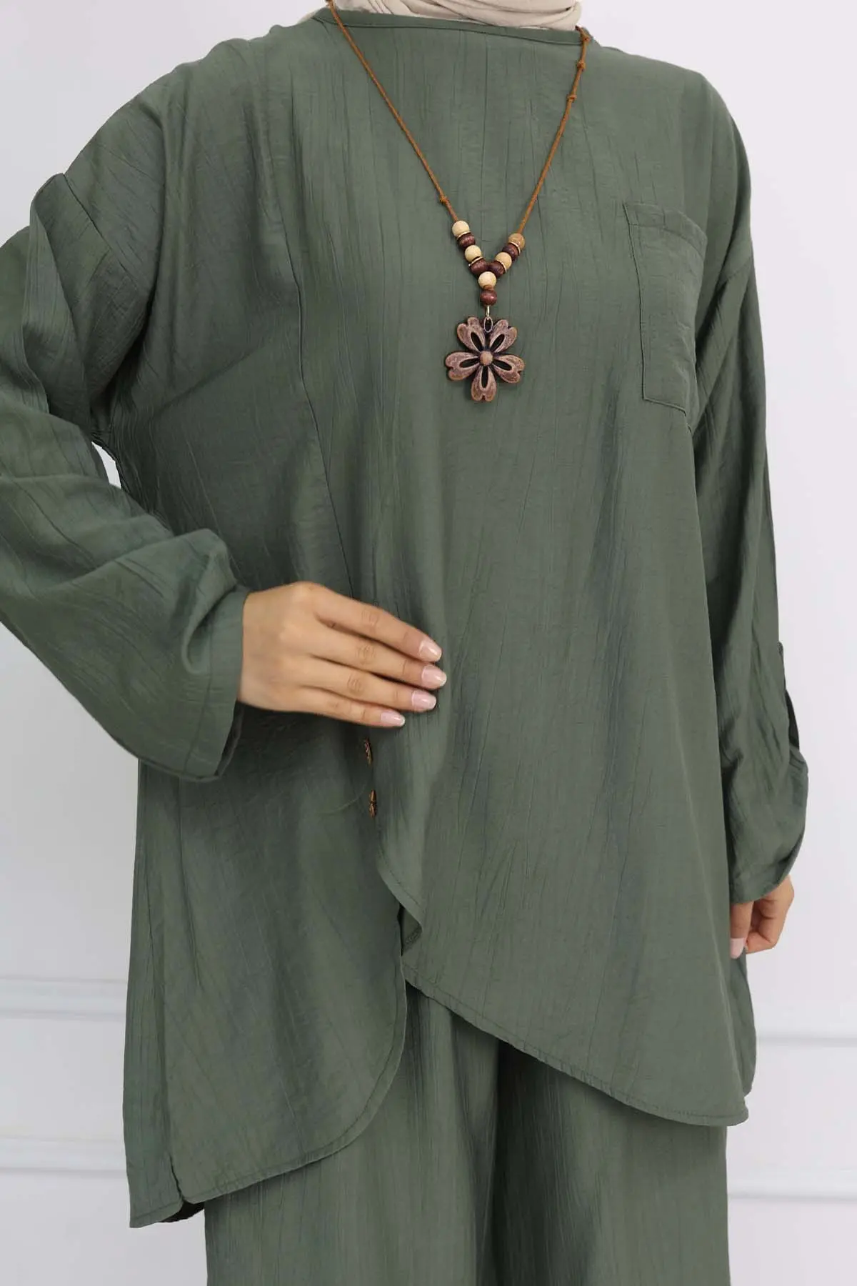 Button Detailed Necklace Two Piece Set-detail